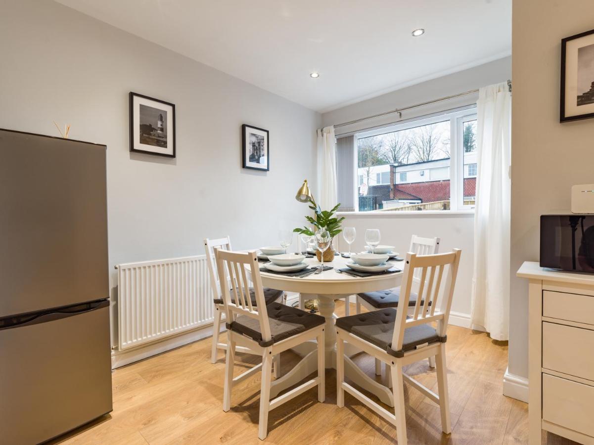 Charming 3-Bed House In Newcastle Upon Tyne Villa Exterior photo