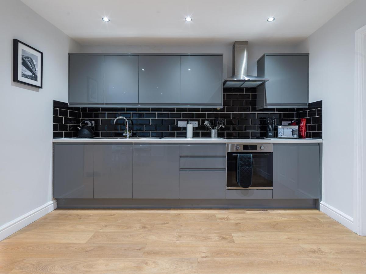 Charming 3-Bed House In Newcastle Upon Tyne Villa Exterior photo