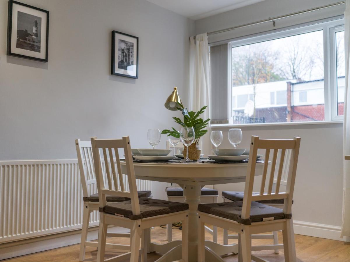 Charming 3-Bed House In Newcastle Upon Tyne Villa Exterior photo